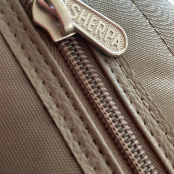 Sherpa Pet group llc  carrying case with lamb mat support and cat or dog box - Picture 3 of 15